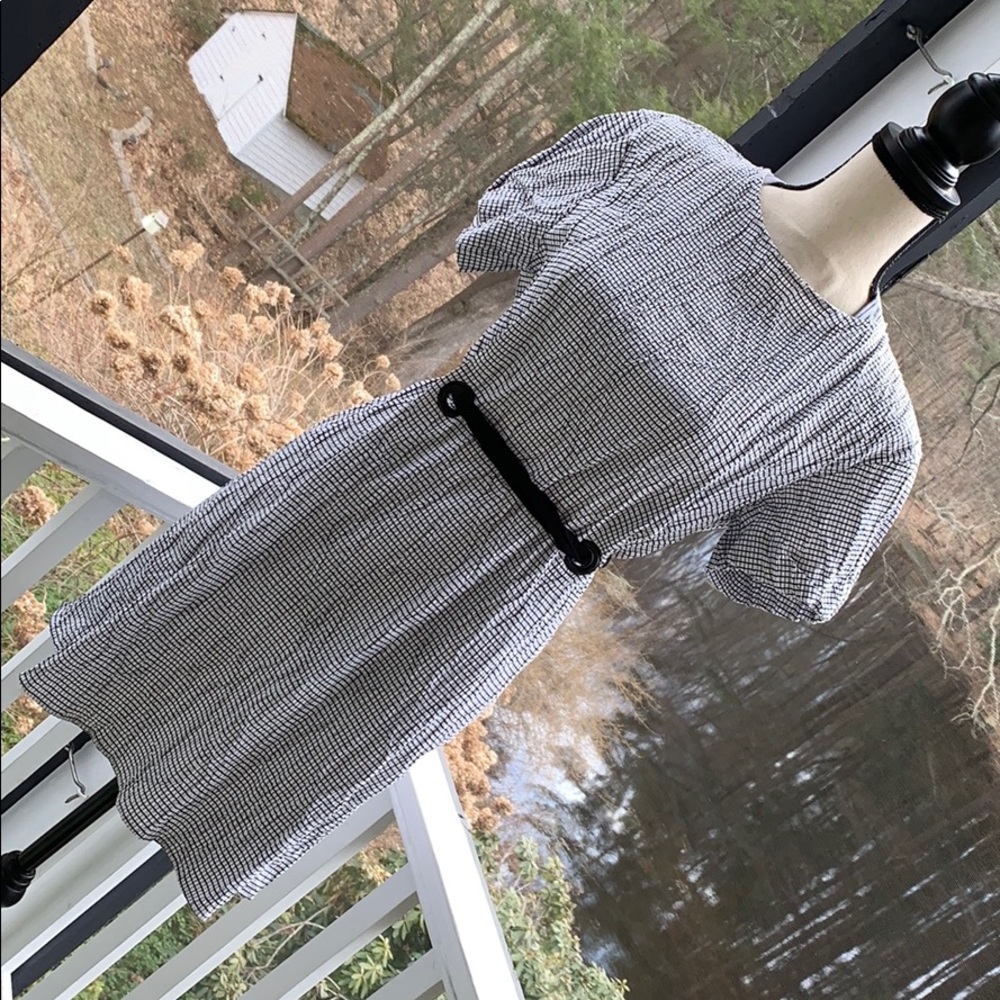 Zara basic size small